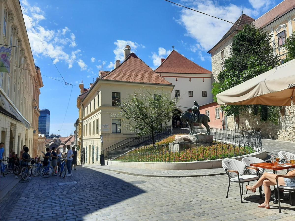 Apartment Azalea Загреб Экстерьер фото