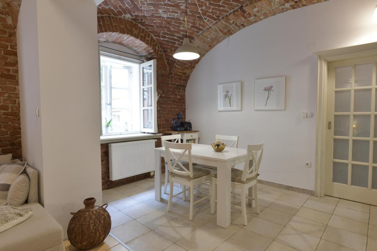 Apartment Azalea Загреб Экстерьер фото