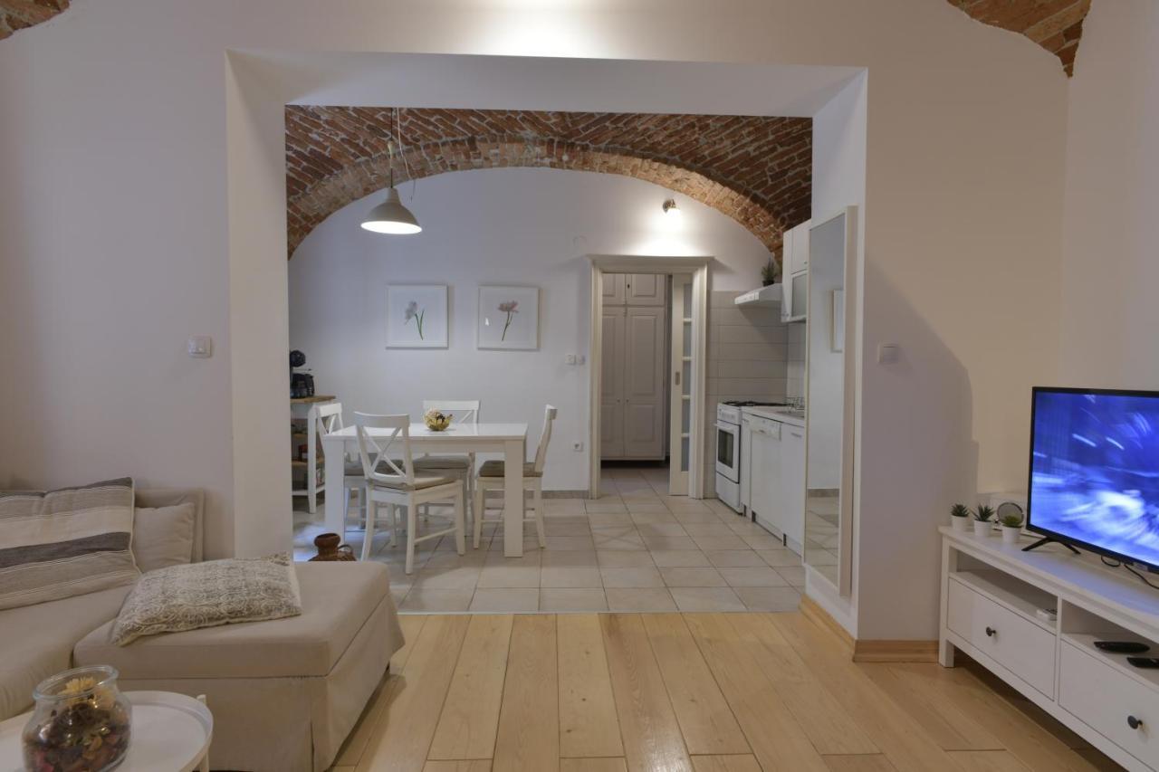 Apartment Azalea Загреб Экстерьер фото
